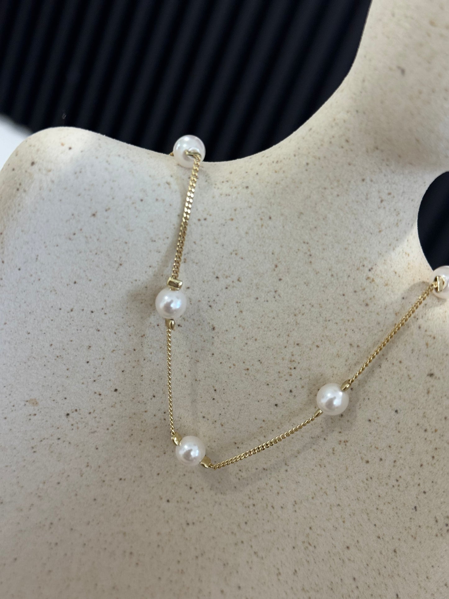 8 Perla’s Necklace